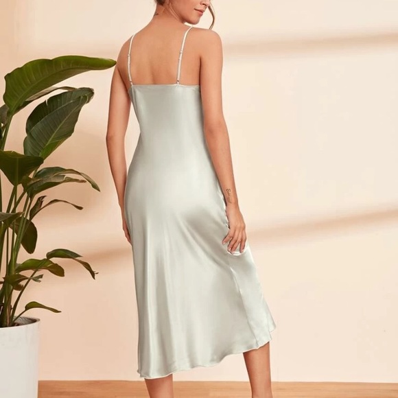 Grey Satin dress - Picture 2 of 3